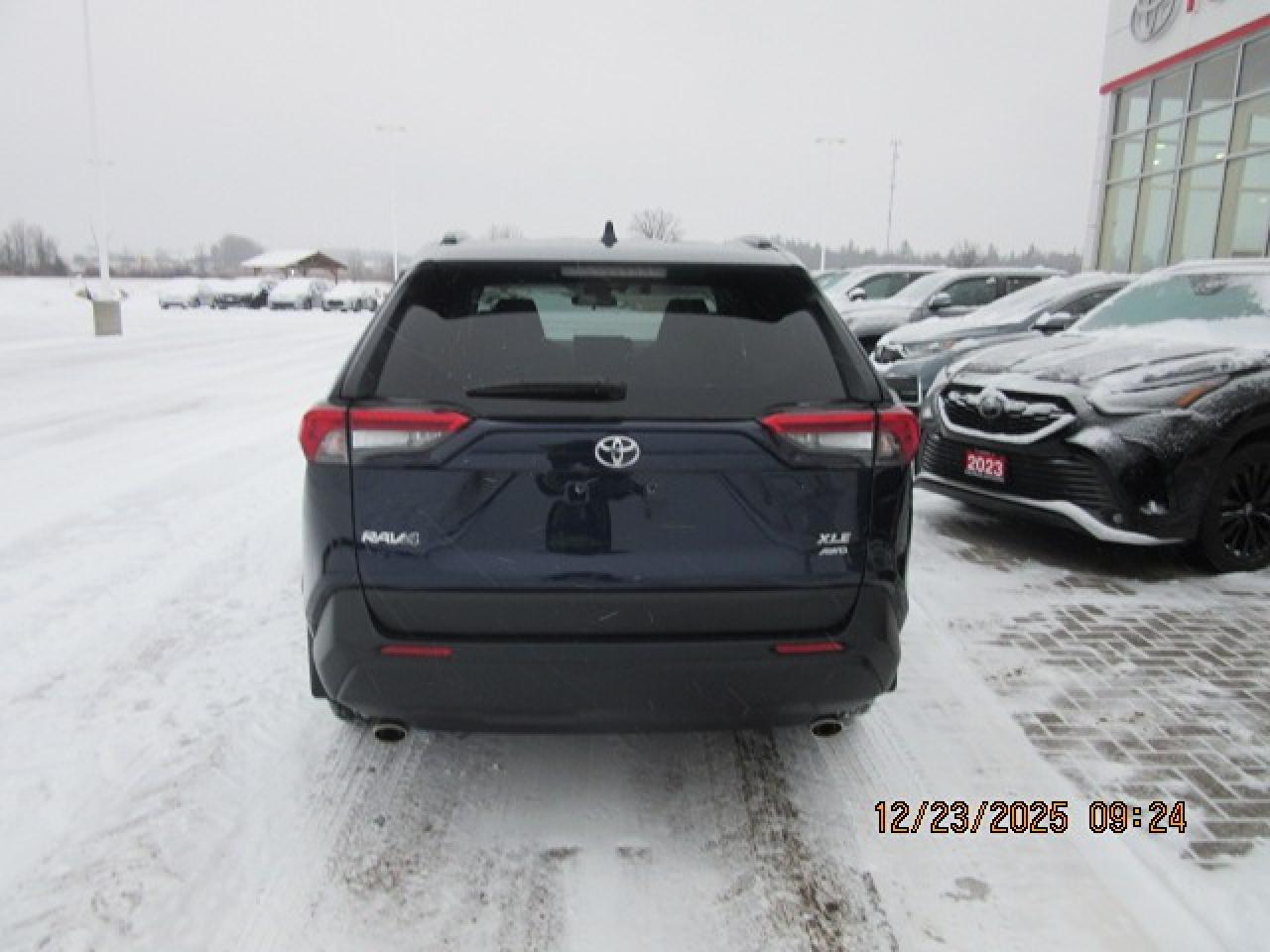 2021 Toyota RAV4 XLE Photo