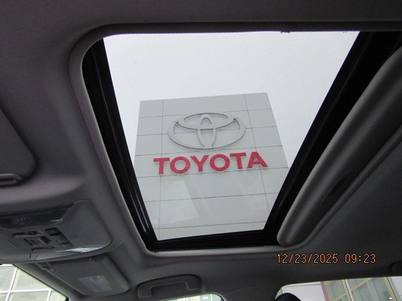 2021 Toyota RAV4 XLE Photo