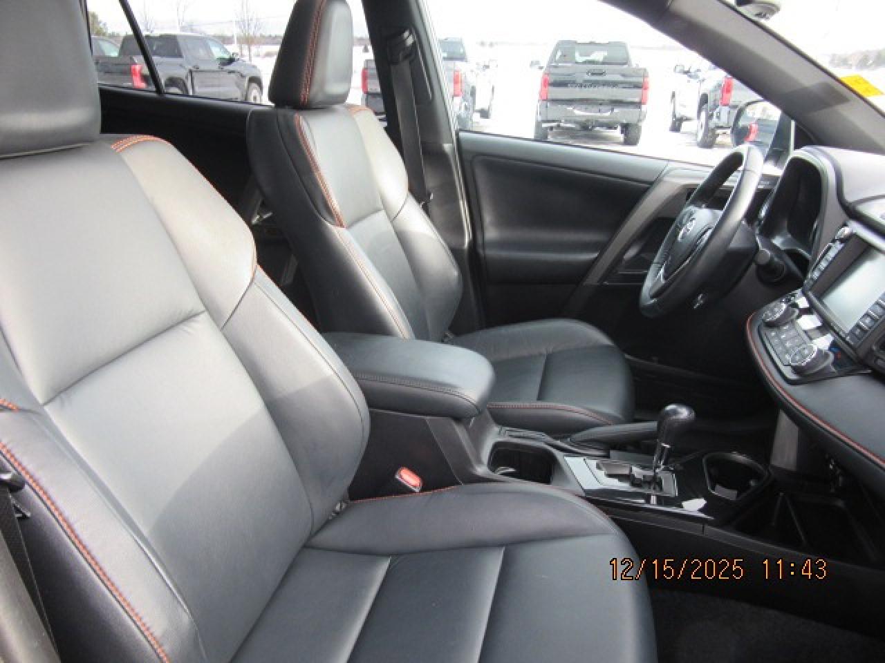 2017 Toyota RAV4 se Photo