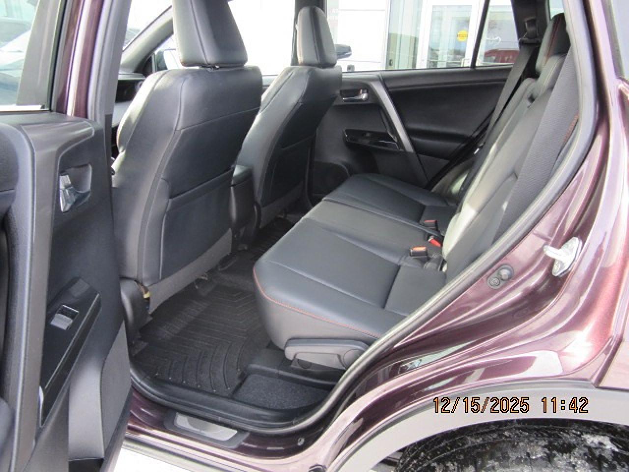 2017 Toyota RAV4 se Photo