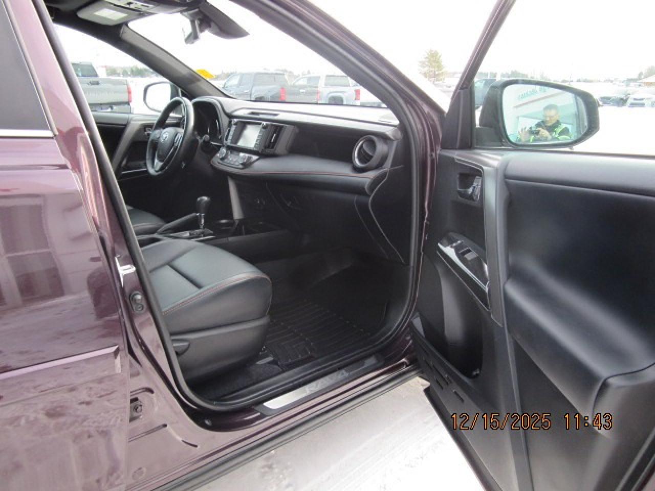 2017 Toyota RAV4 se Photo