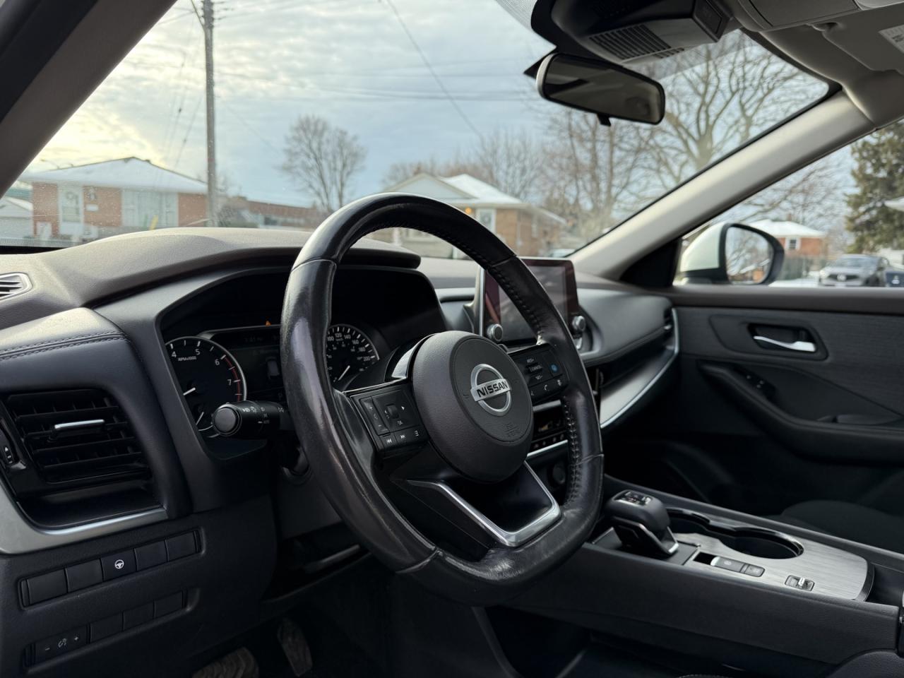 2021 Nissan Rogue SV Photo