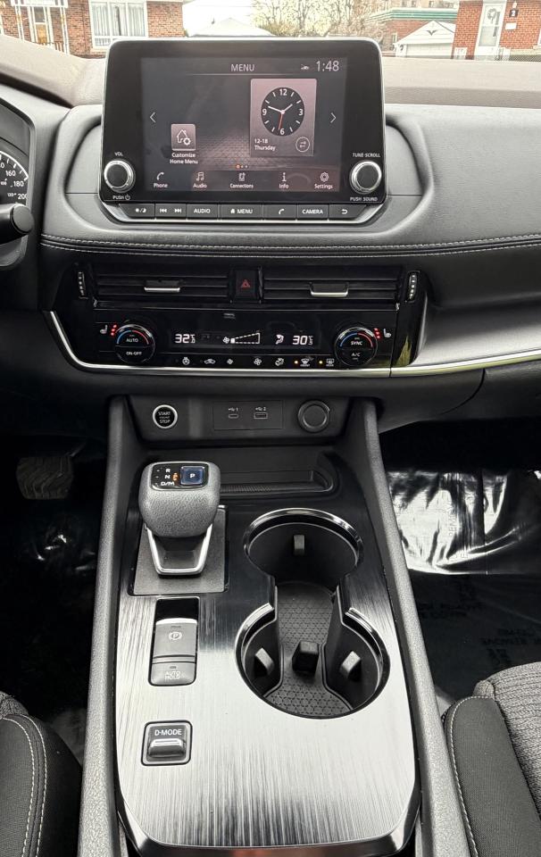 2021 Nissan Rogue SV Photo