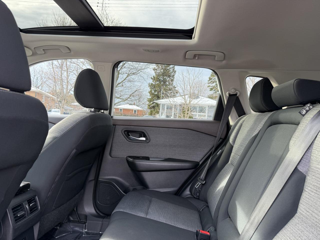 2021 Nissan Rogue SV Photo