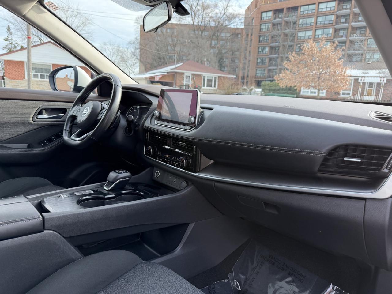 2021 Nissan Rogue SV Photo