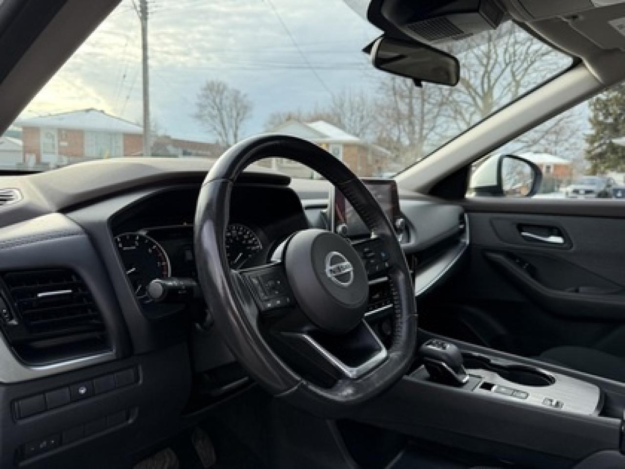 2021 Nissan Rogue SV Photo