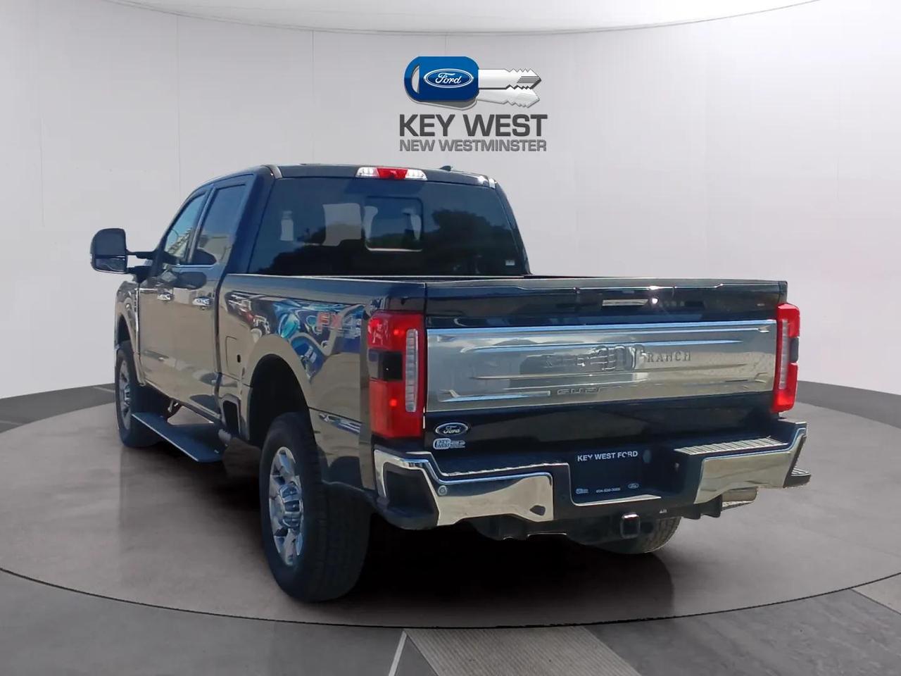 2023 Ford F-350 King Ranch 4WD Crew Cab 6.75' Box Photo3