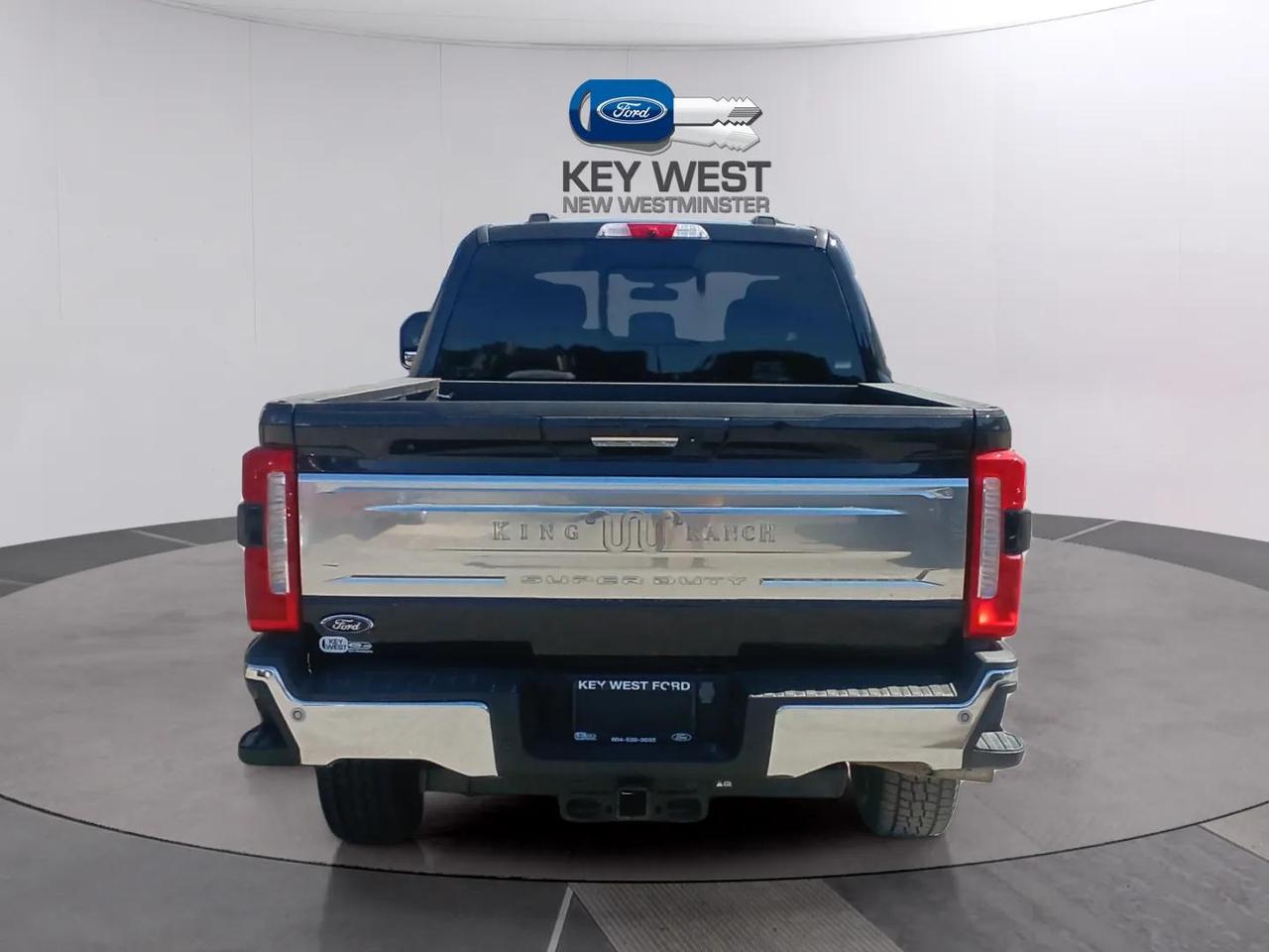 2023 Ford F-350 King Ranch 4WD Crew Cab 6.75' Box Photo4