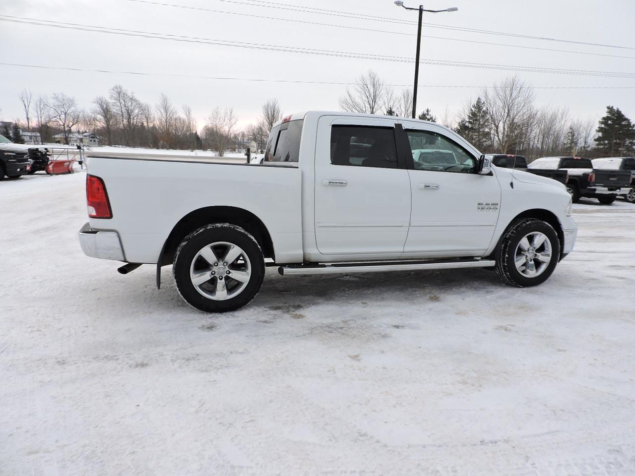 2016 RAM 1500 SLT Hemi 4X4 Well Oiled Only 127000 KMS Photo4