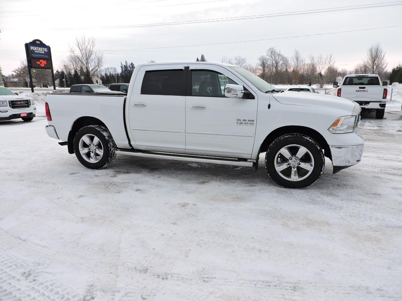 2016 RAM 1500 SLT Hemi 4X4 Well Oiled Only 127000 KMS Photo2