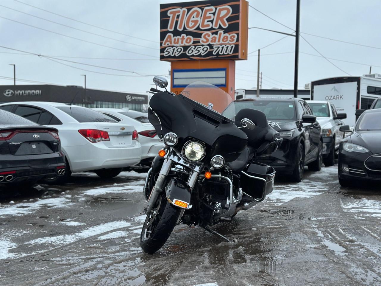 2018 Harley-Davidson FLHTK Electra Glide Ultra Limited LIGHT DAMGE, LOADED, INSURANCE WRITEOFF, AS IS - Photo #1