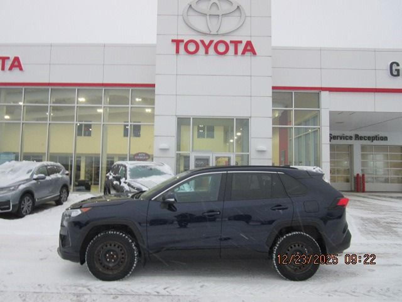 2021 Toyota RAV4 XLE Photo