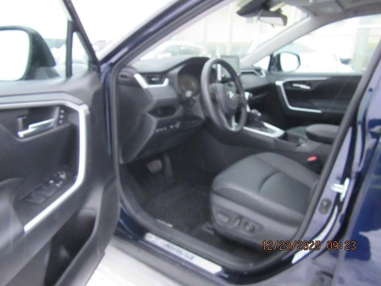 2021 Toyota RAV4 XLE Photo