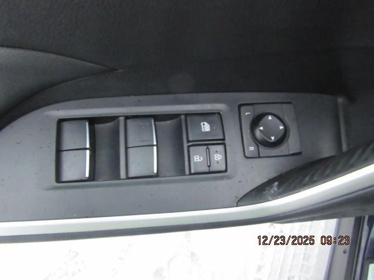 2021 Toyota RAV4 XLE Photo