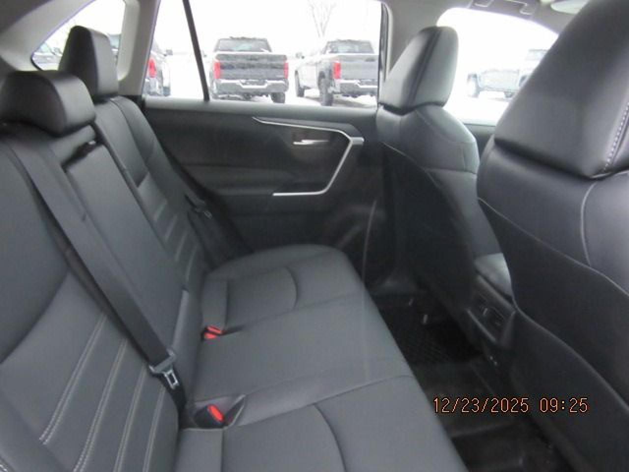 2021 Toyota RAV4 XLE Photo