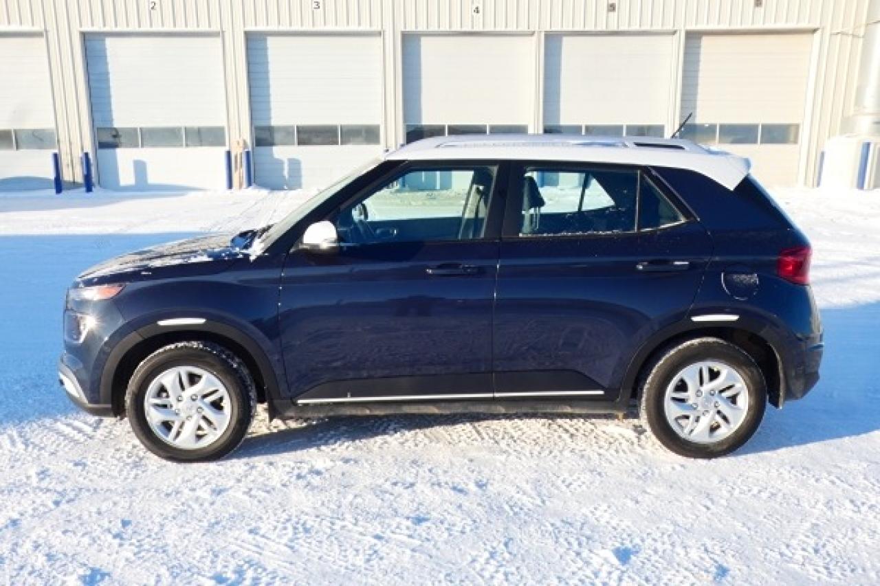 2024 Hyundai Venue Preferred IVT Two-Tone w/Htd cloth, BUC - Photo #1