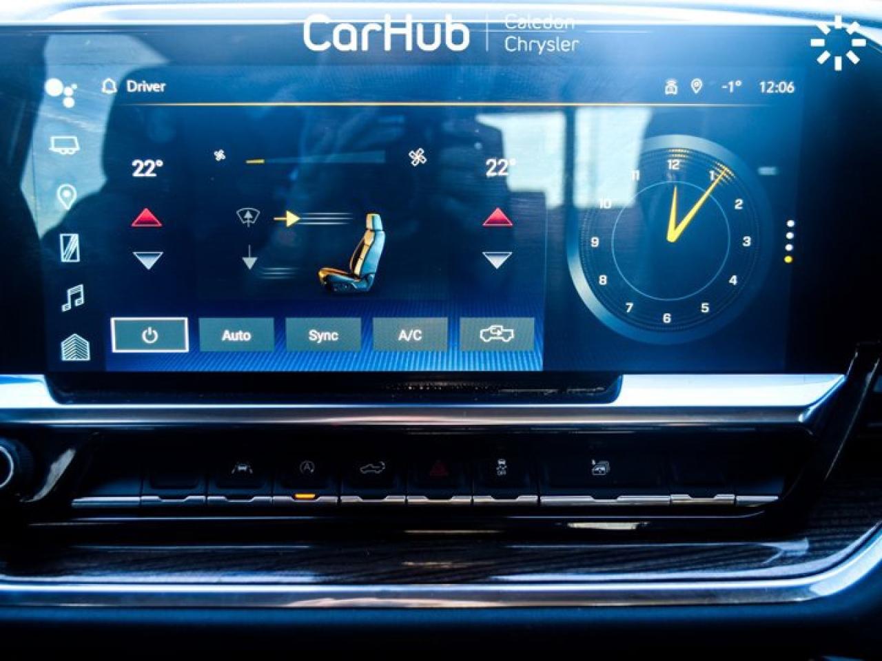 2024 Chevrolet Silverado 1500 RST 4WD Crew Cab 147"5.3L Leather  5 passengers with captain chair Photo