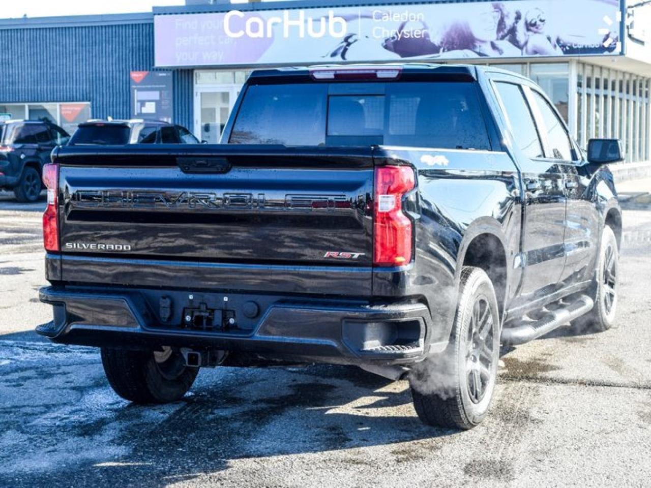 2024 Chevrolet Silverado 1500 RST 4WD Crew Cab 147"5.3L Leather  5 passengers with captain chair Photo