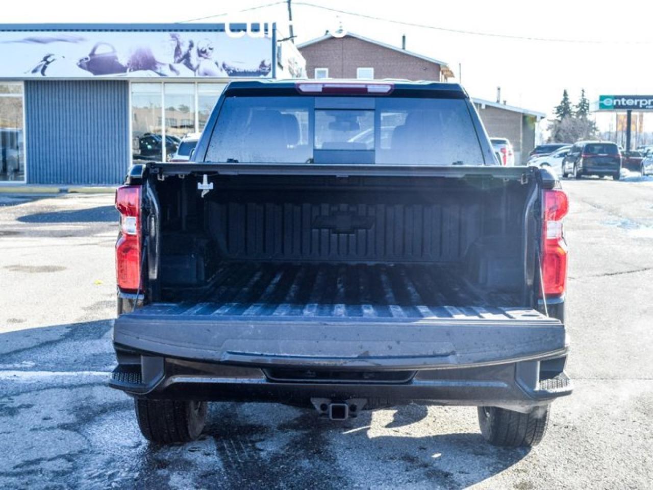 2024 Chevrolet Silverado 1500 RST 4WD Crew Cab 147"5.3L Leather  5 passengers with captain chair Photo