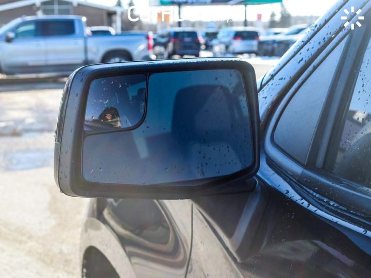 2024 Chevrolet Silverado 1500 RST 4WD Crew Cab 147"5.3L Leather  5 passengers with captain chair Photo