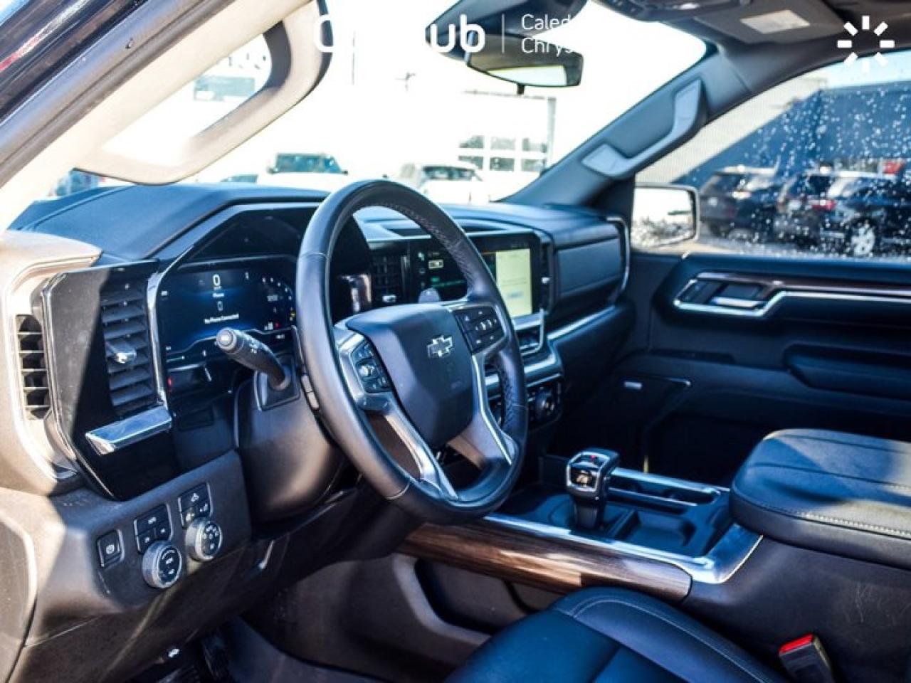 2024 Chevrolet Silverado 1500 RST 4WD Crew Cab 147"5.3L Leather  5 passengers with captain chair Photo