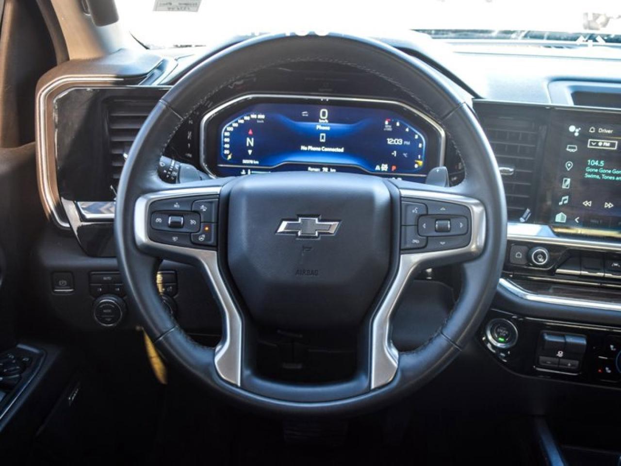 2024 Chevrolet Silverado 1500 RST 4WD Crew Cab 147"5.3L Leather  5 passengers with captain chair Photo