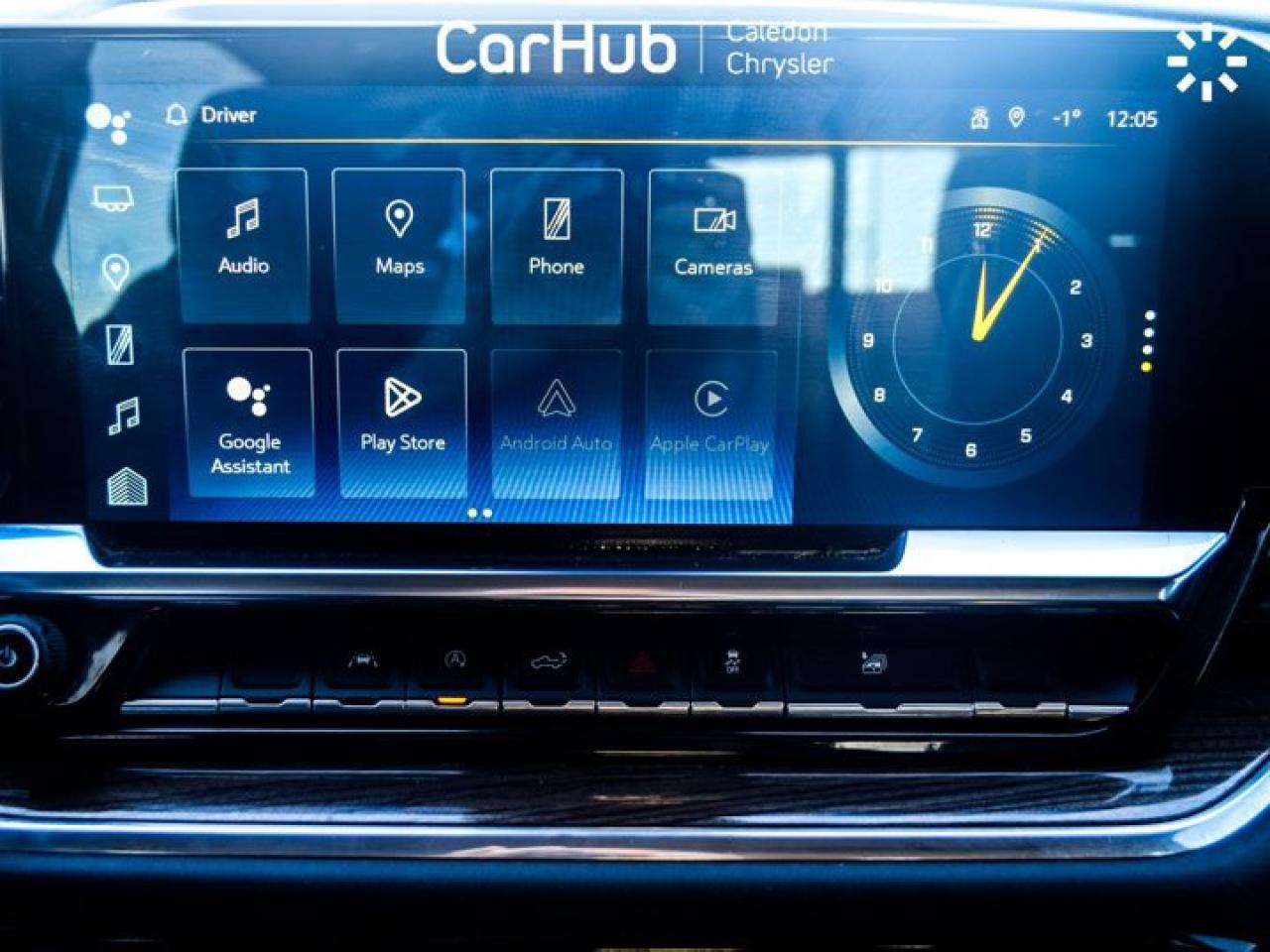 2024 Chevrolet Silverado 1500 RST 4WD Crew Cab 147"5.3L Leather  5 passengers with captain chair Photo