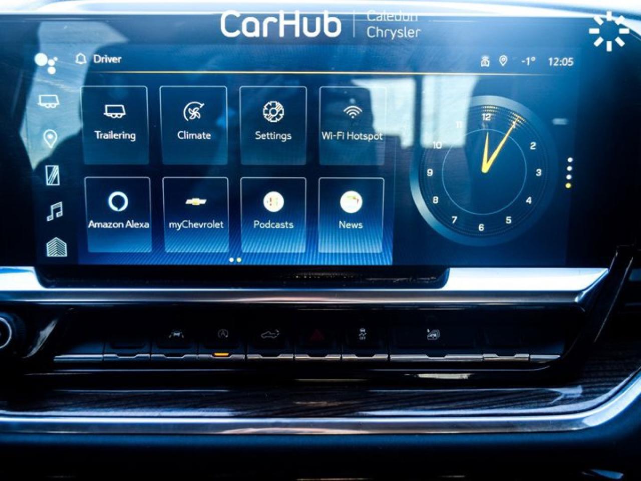 2024 Chevrolet Silverado 1500 RST 4WD Crew Cab 147"5.3L Leather  5 passengers with captain chair Photo