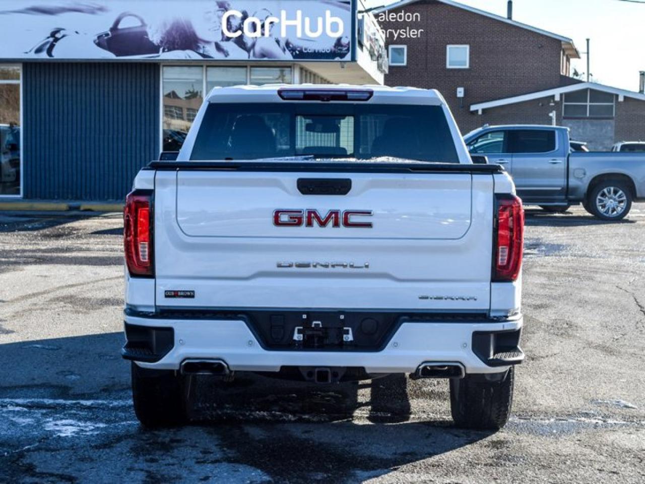 2023 GMC Sierra 1500 Denali 4WD Crew Cab 147" 5.3L Leather Multi Pro TailGate  5 passengers with captain chair Photo