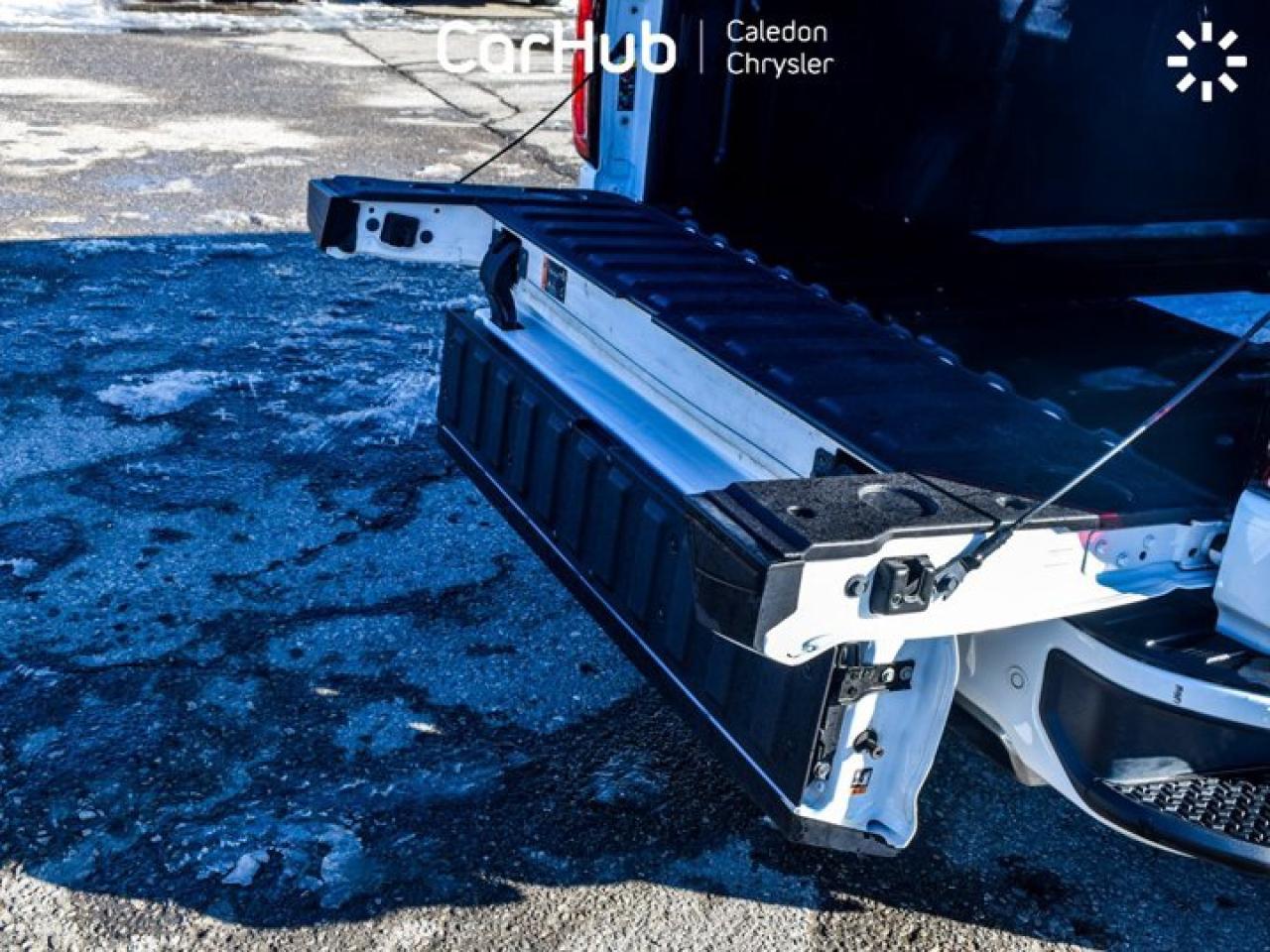 2023 GMC Sierra 1500 Denali 4WD Crew Cab 147" 5.3L Leather Multi Pro TailGate  5 passengers with captain chair Photo