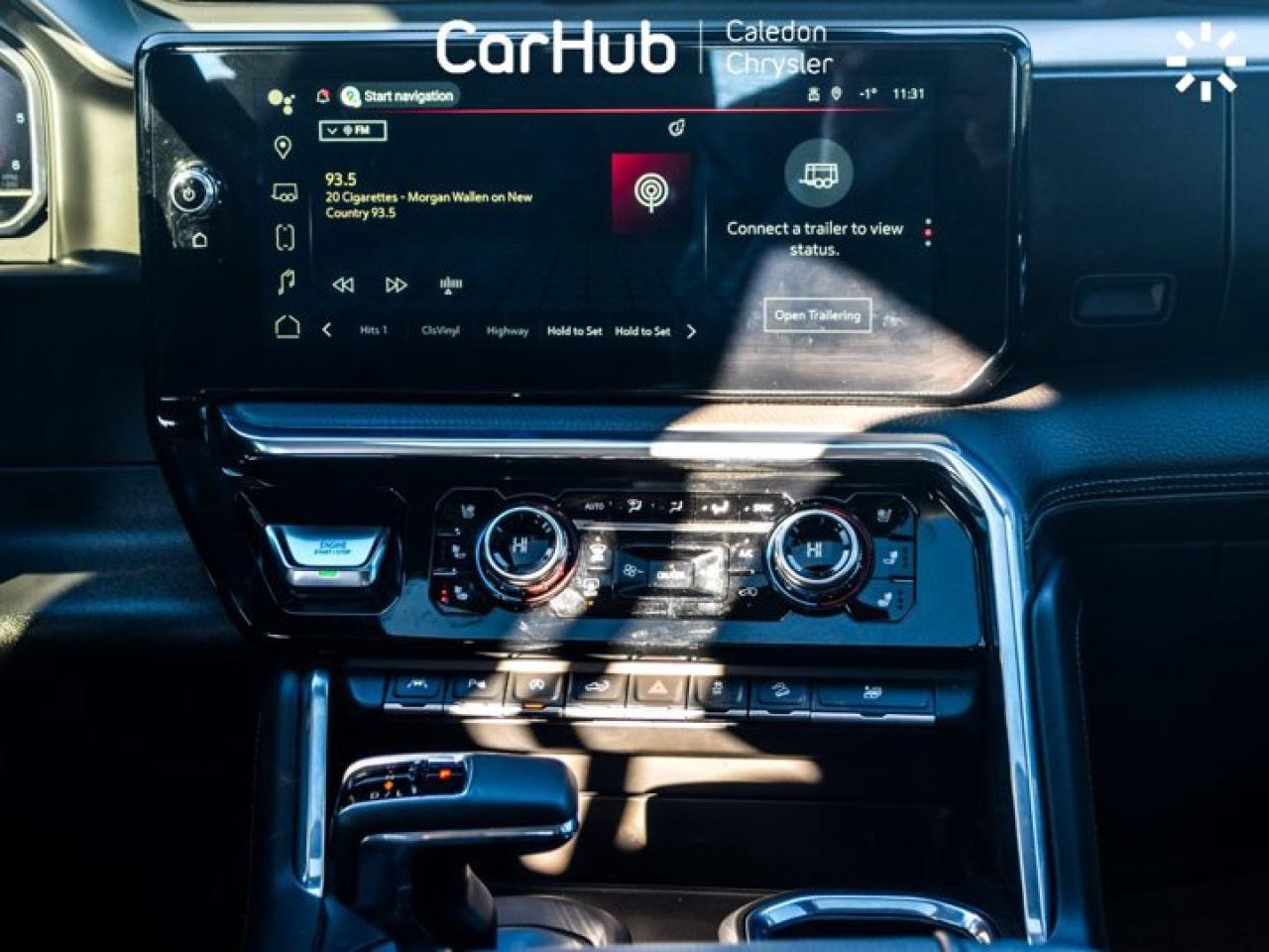 2023 GMC Sierra 1500 Denali 4WD Crew Cab 147" 5.3L Leather Multi Pro TailGate  5 passengers with captain chair Photo