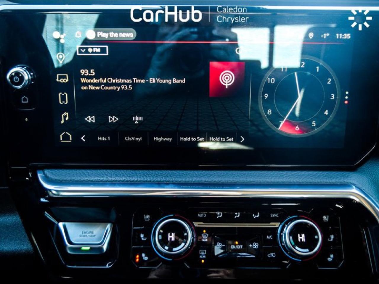 2023 GMC Sierra 1500 Denali 4WD Crew Cab 147" 5.3L Leather Multi Pro TailGate  5 passengers with captain chair Photo