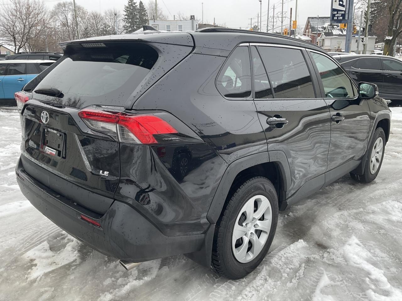 2021 Toyota RAV4 LE - BACK-UP CAM! BSM! SAFETY SENSE! Photo