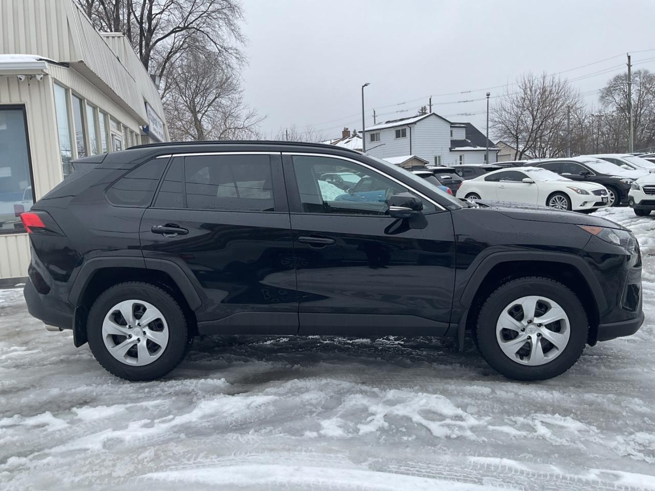 2021 Toyota RAV4 LE - BACK-UP CAM! BSM! SAFETY SENSE! Photo