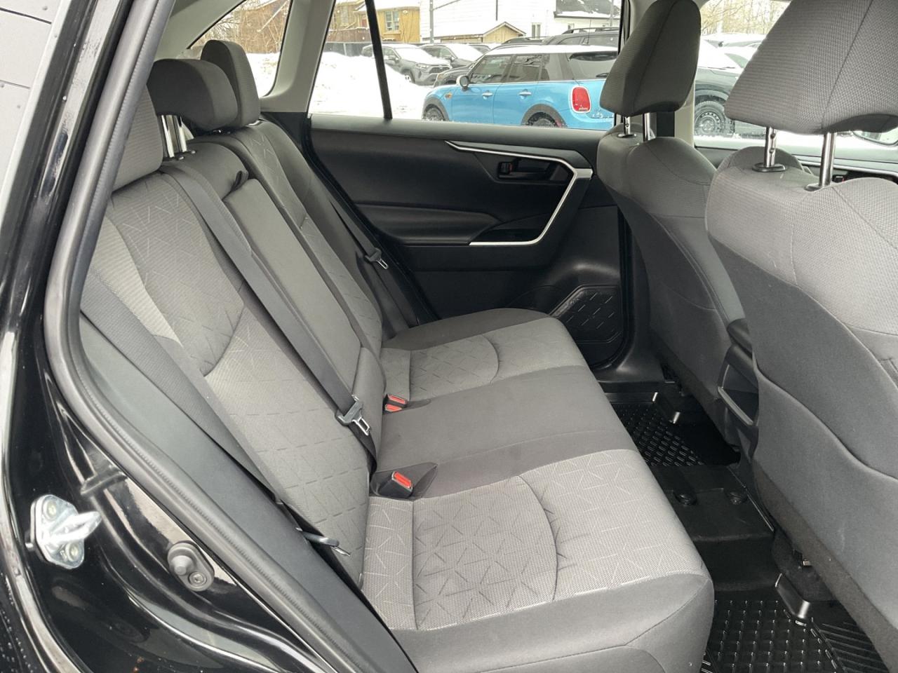 2021 Toyota RAV4 LE - BACK-UP CAM! BSM! SAFETY SENSE! Photo