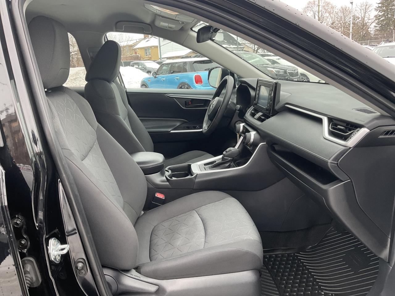 2021 Toyota RAV4 LE - BACK-UP CAM! BSM! SAFETY SENSE! Photo