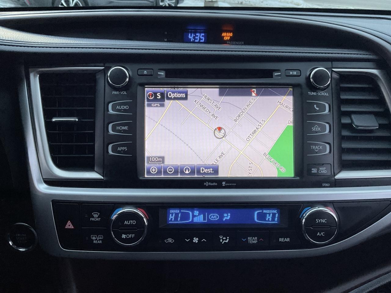 2015 Toyota Highlander XLE AWD V6 - LEATHER! NAV! BACK-UP CAM! 8 PASS! Photo