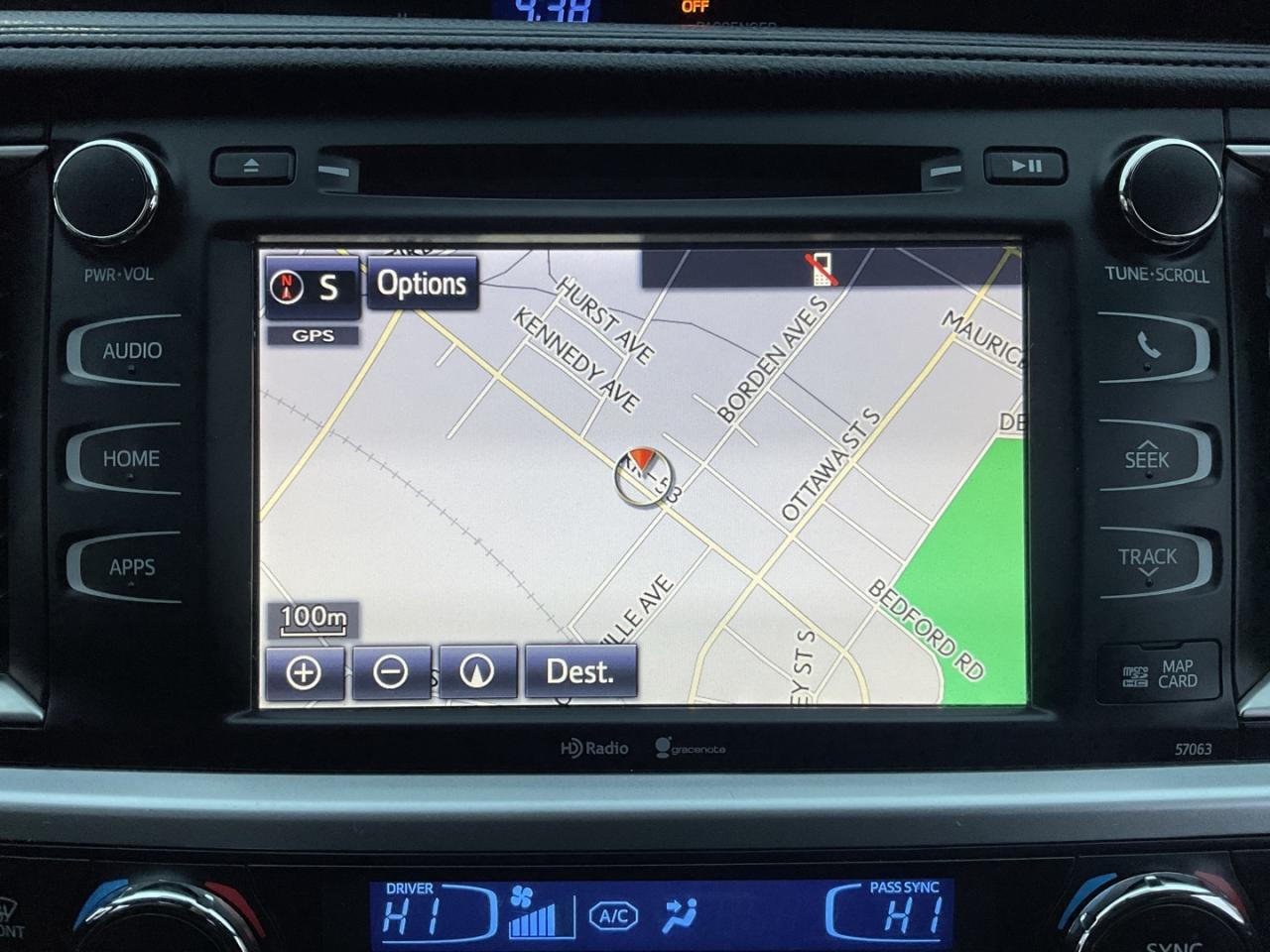 2015 Toyota Highlander XLE AWD V6 - LEATHER! NAV! BACK-UP CAM! 8 PASS! Photo