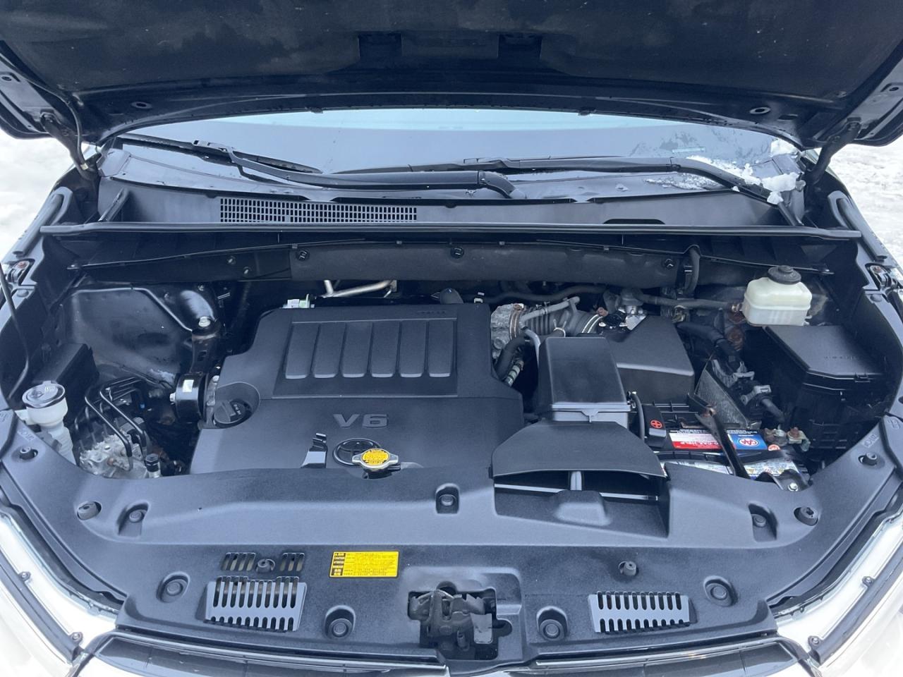 2015 Toyota Highlander XLE AWD V6 - LEATHER! NAV! BACK-UP CAM! 8 PASS! Photo