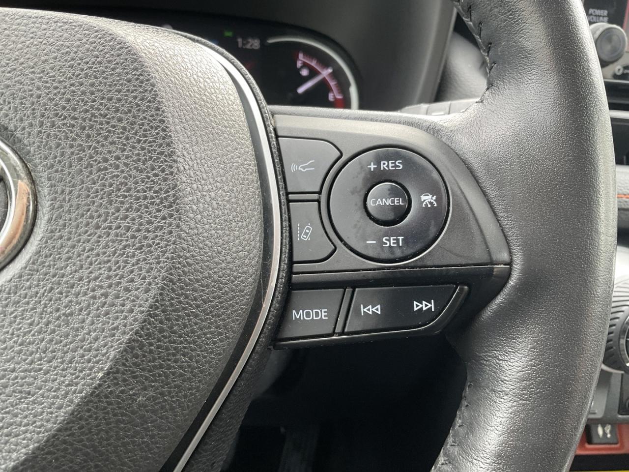 2019 Toyota RAV4 Trail AWD - LTHR! SAFETY SENSE! BACK-UP CAM! BSM! Photo