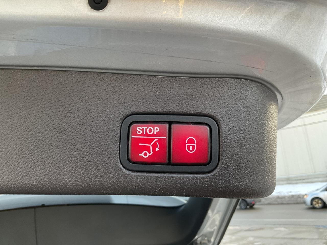 2016 Mercedes-Benz GLE-Class GLE400 4MATIC - NAV! 360 CAM! BSM! PANO ROOF! Photo