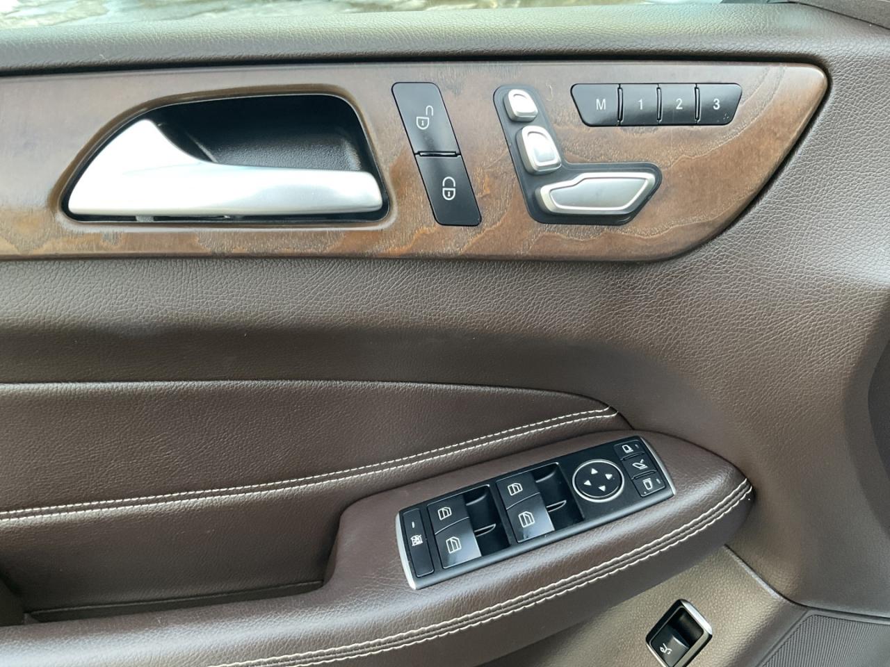 2016 Mercedes-Benz GLE-Class GLE400 4MATIC - NAV! 360 CAM! BSM! PANO ROOF! Photo