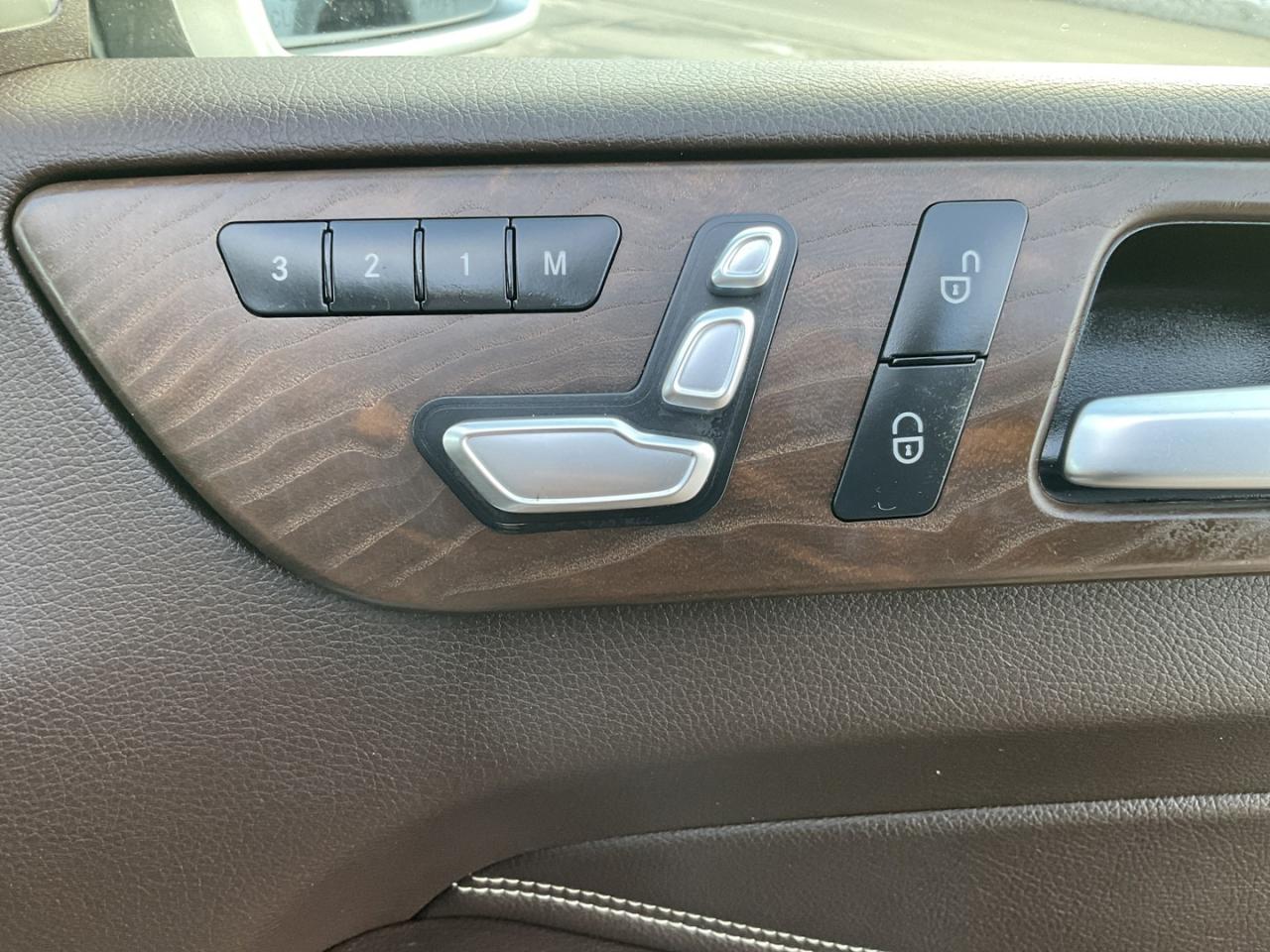 2016 Mercedes-Benz GLE-Class GLE400 4MATIC - NAV! 360 CAM! BSM! PANO ROOF! Photo