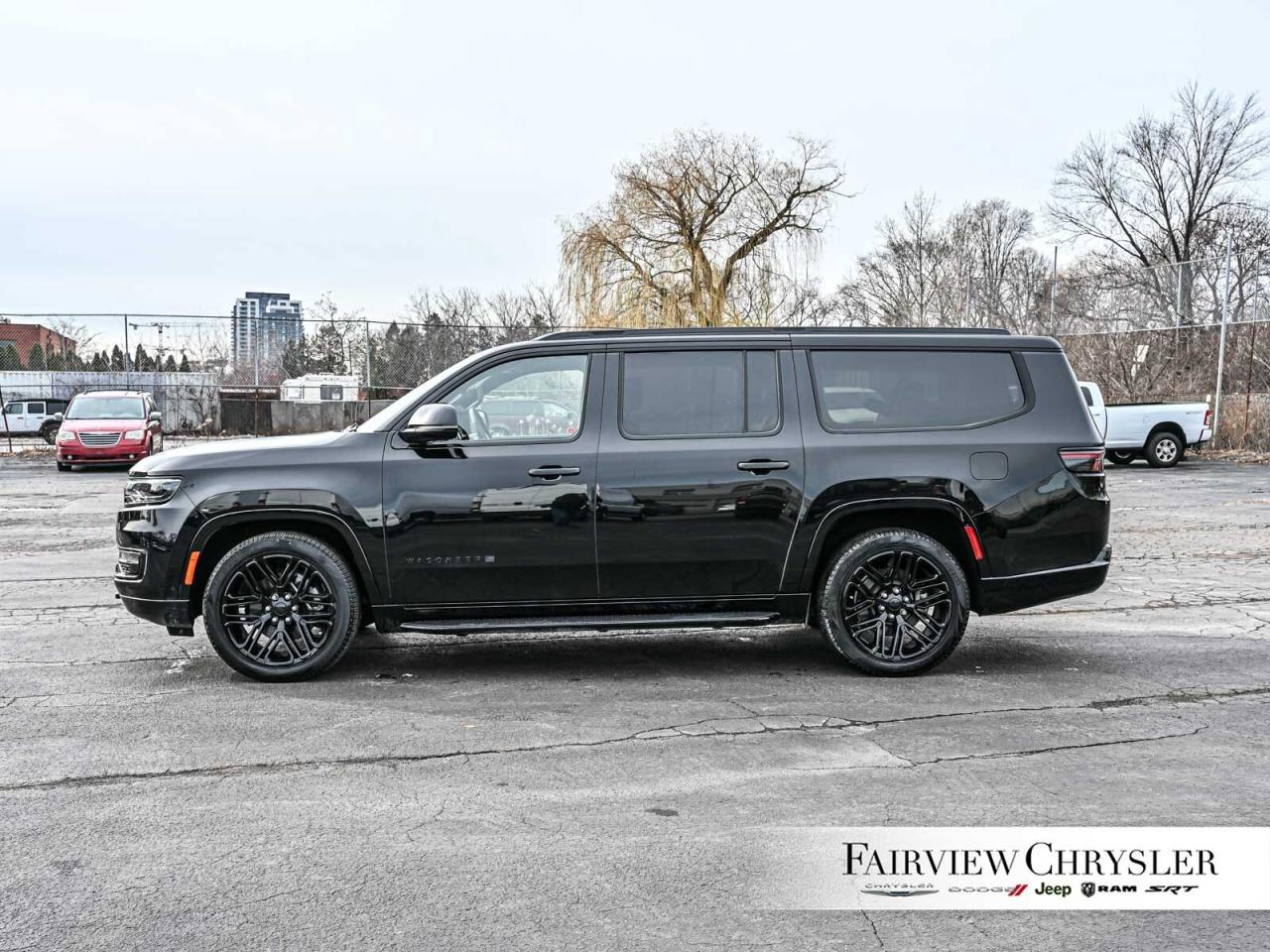 2024 Jeep Wagoneer L Series II Carbide 3 PANO ROOF   NAV   LEATHER   HE Photo2