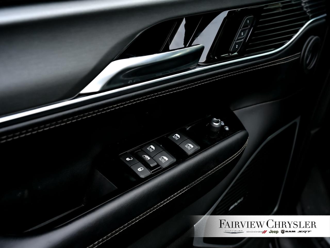 2024 Jeep Wagoneer L Series II Carbide 3 PANO ROOF   NAV   LEATHER   HE Photo