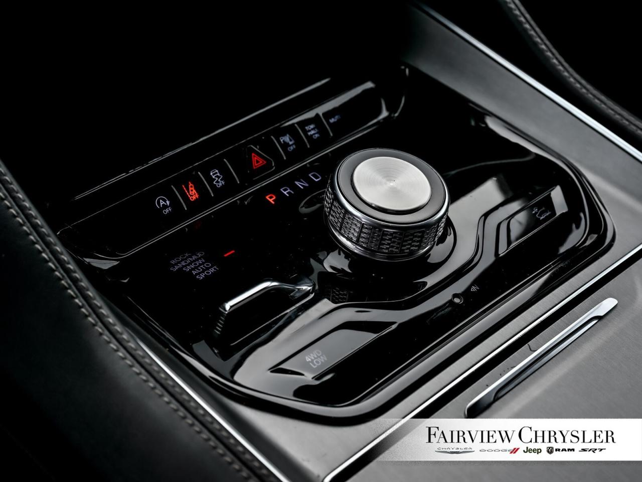 2024 Jeep Wagoneer L Series II Carbide 3 PANO ROOF   NAV   LEATHER   HE Photo