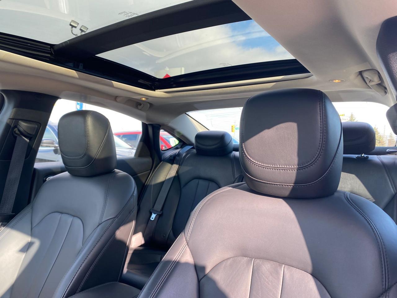 2016 Chrysler 200 C ~Nav ~Camera ~Leather ~Bluetooth ~Pano Moonroof Photo