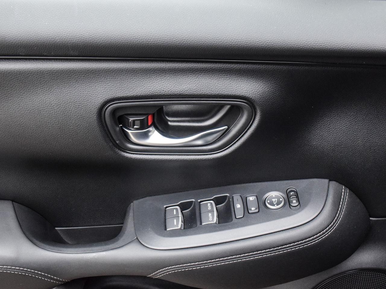 2026 Honda HR-V EX-L Photo