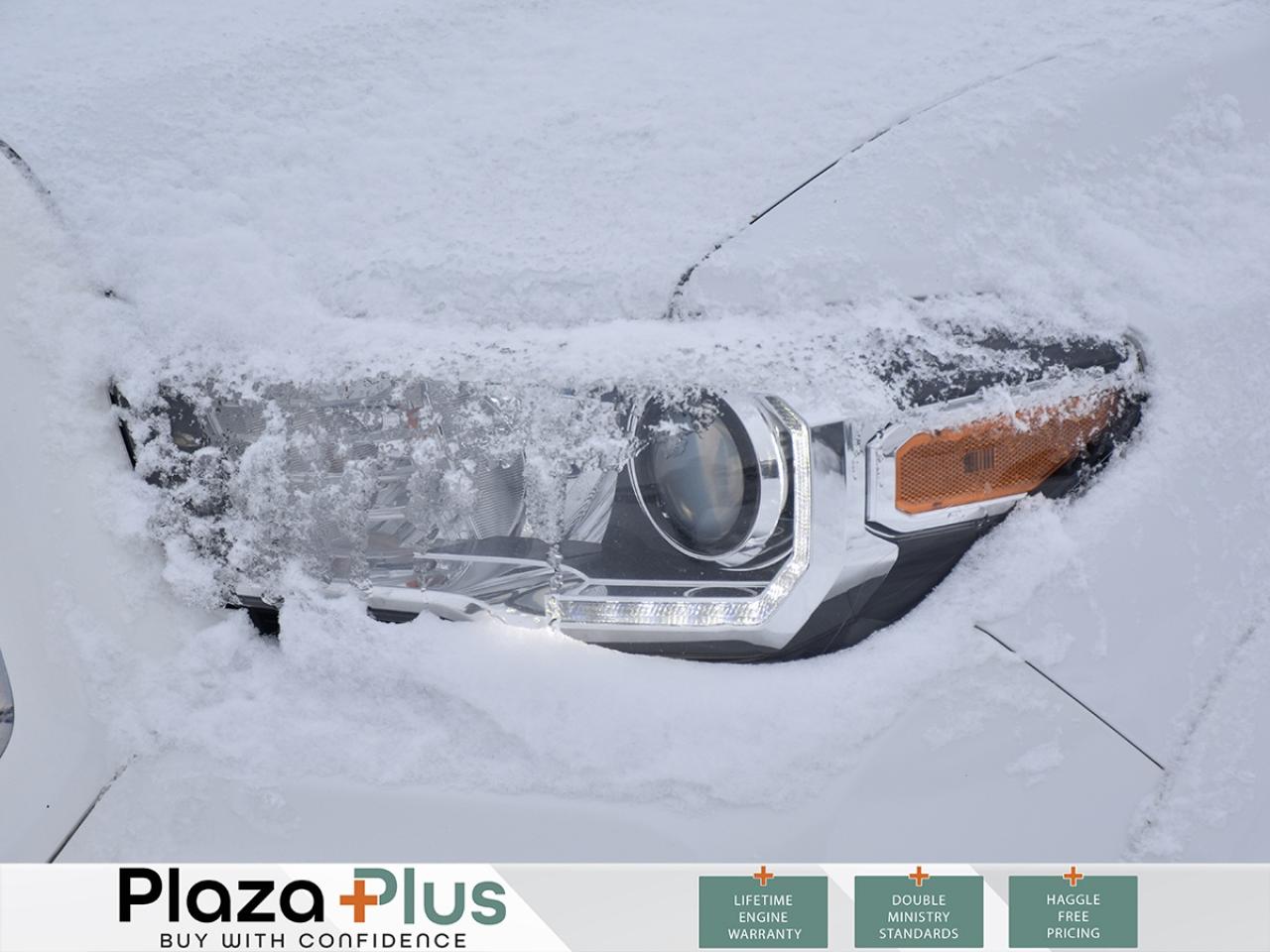 2016 Toyota Tacoma SR5 Photo4