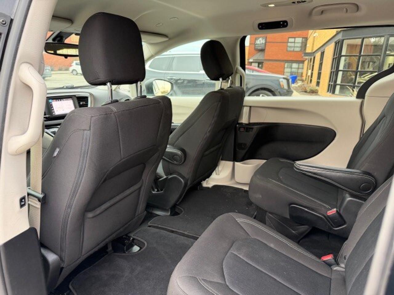 2022 Chrysler Grand Caravan SXT FWD V6 REMOTE STARTER 1 OWNER Photo